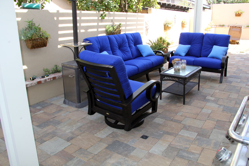 Backyard-Patio-Blue-Outdoor-Furniture-Orange-County.jpg